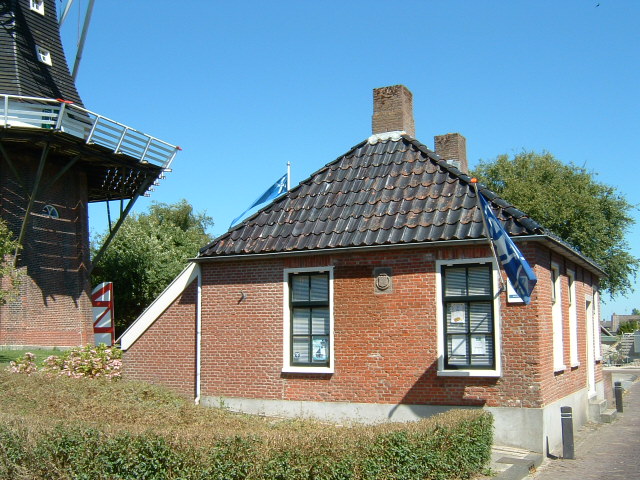 de sarrieshut te Uithuizen, foto: B. D. Poppen, 2003